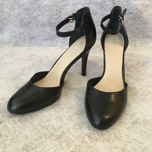 Nine West black leather heel